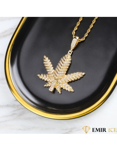 COLLIER PENDENTIF FEUILLE DE CANNABIS V1 français