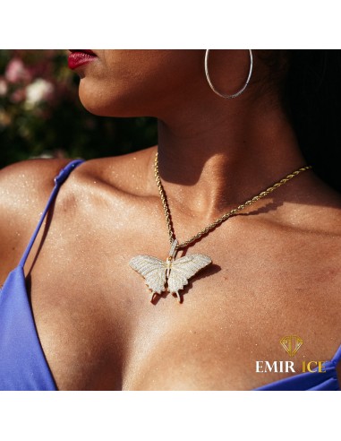 COLLIER PENDENTIF PAPILLON "ICONIC BUTTERFLY" est présent 